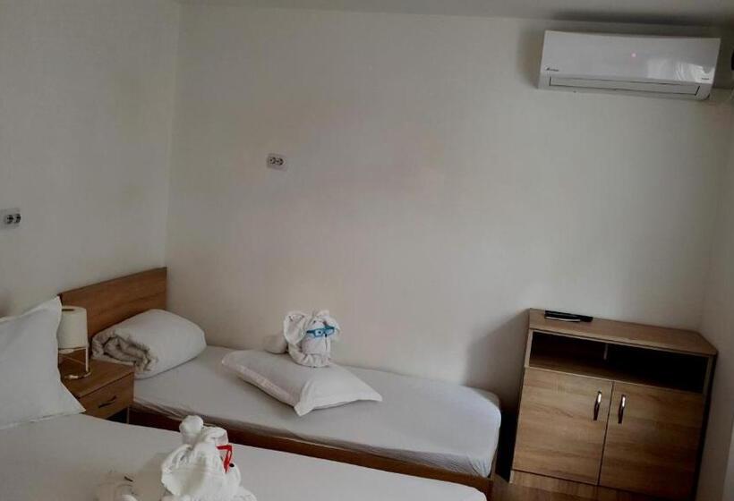 Quarto Triplo Standart, Casa Nicholas