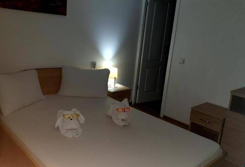 Quarto Triplo Clássico, Casa Nicholas