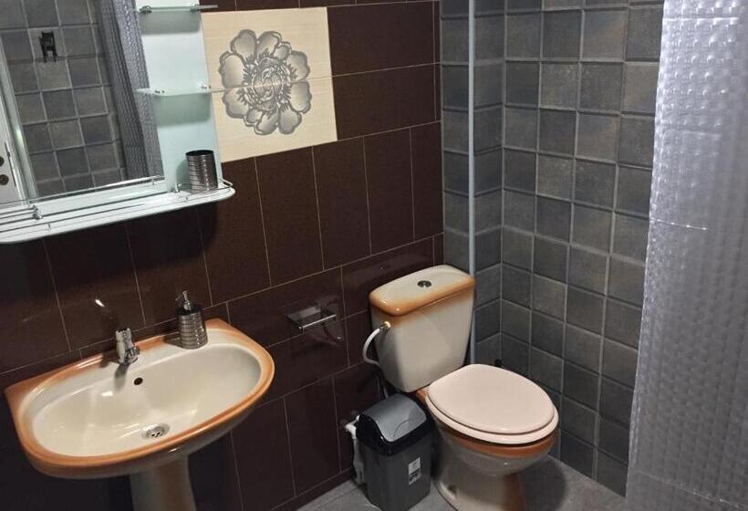 Quarto Triplo Clássico, Casa Nicholas