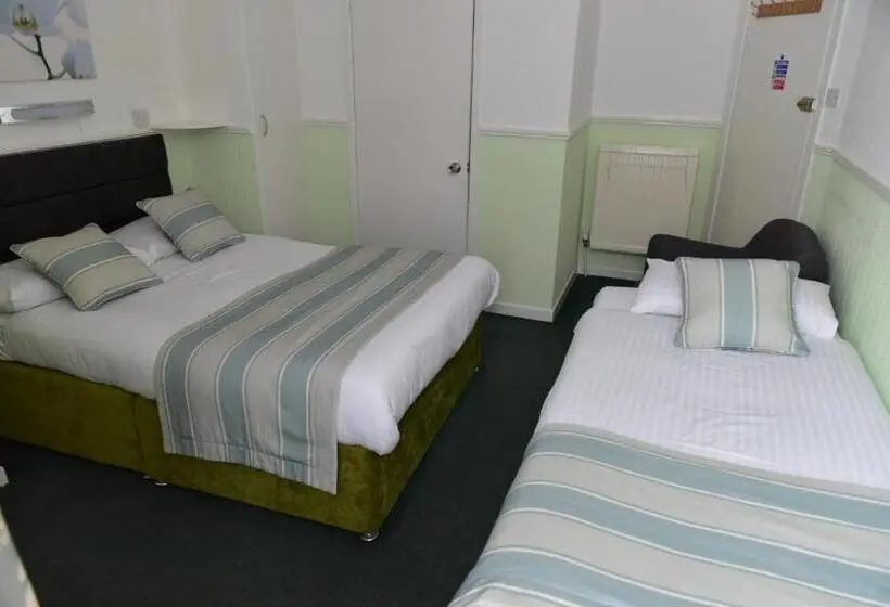 スタンダードトリプルルーム, Corbiere Guest House