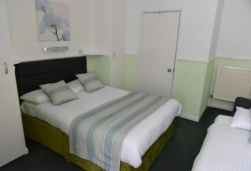 スタンダードトリプルルーム, Corbiere Guest House