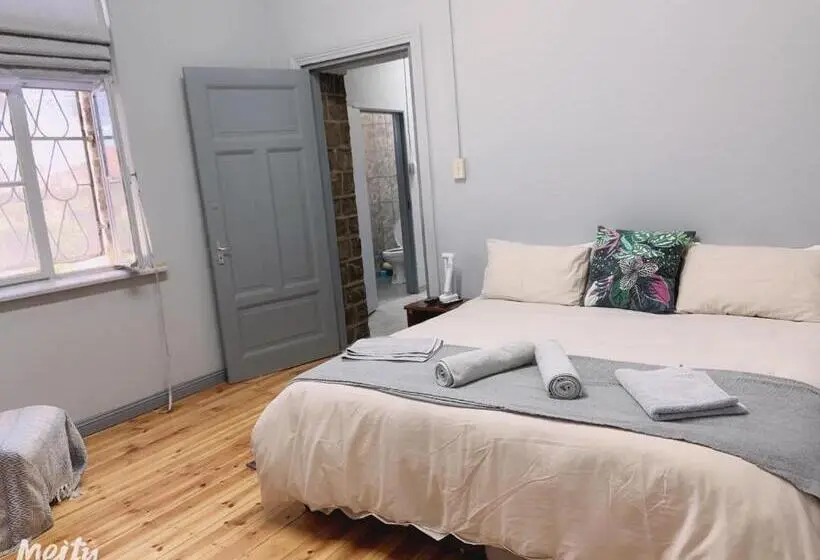 اتاق خانوادگی, Keetmanshoop Self Catering