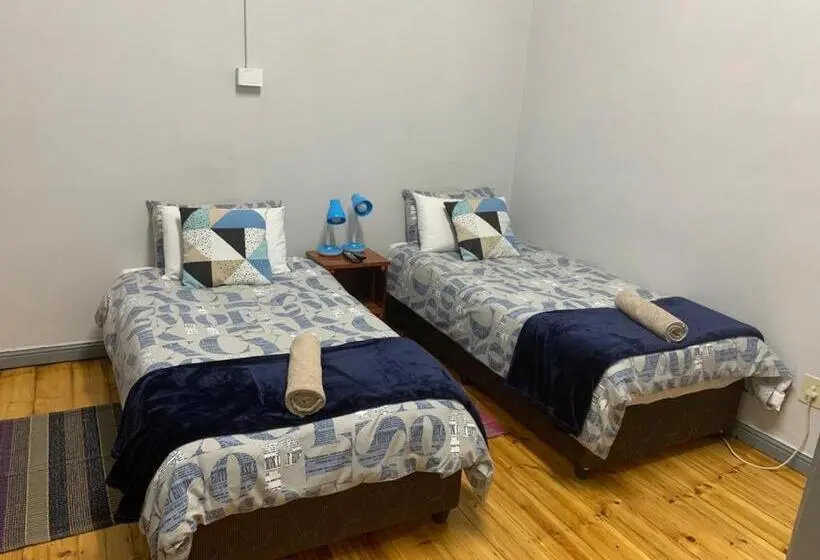اتاق استاندارد یک نفره, Keetmanshoop Self Catering