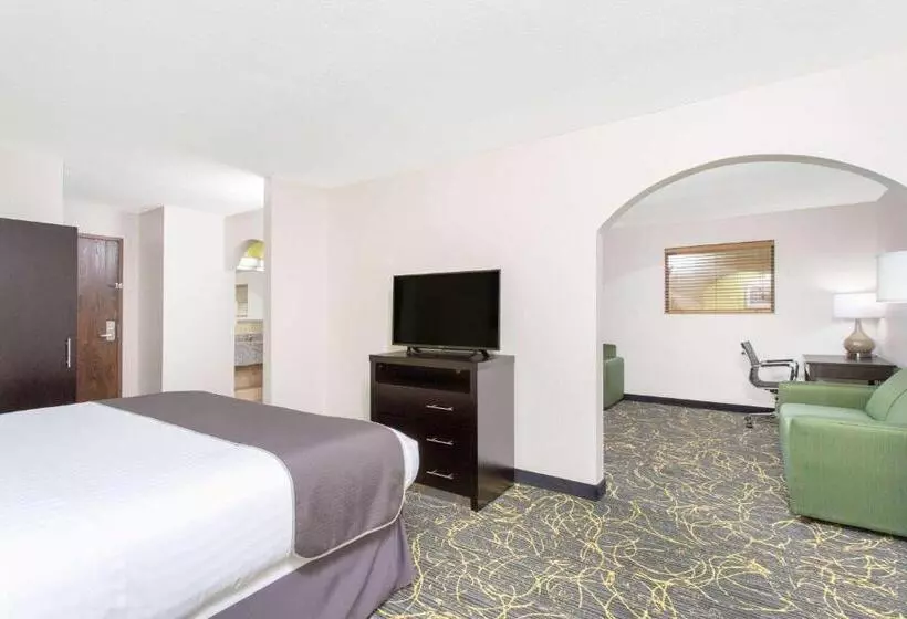 デラックススイート, Americinn And Suites By Wyndham Delafield Waukesha Milwaukee