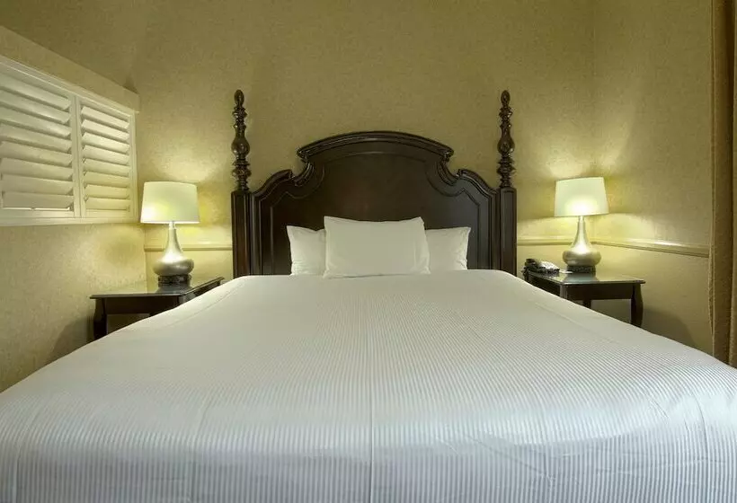 اتاق لوکس, Azure Hotel&suites Ontario Trademark Collection By Wyndham