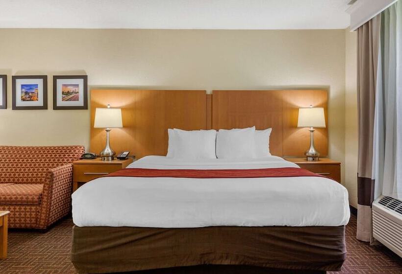 Люкс, Comfort Suites Hanes Mall