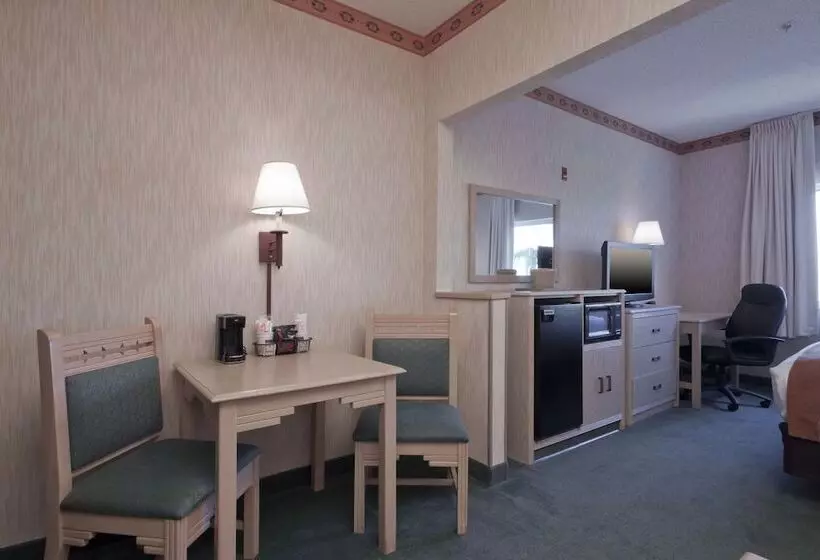 スイート, Comfort Suites Peoria Sports Complex