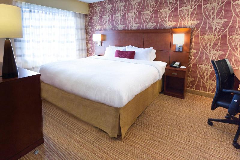 스위트 킹사이즈 침대, Courtyard By Marriott Fort Collins