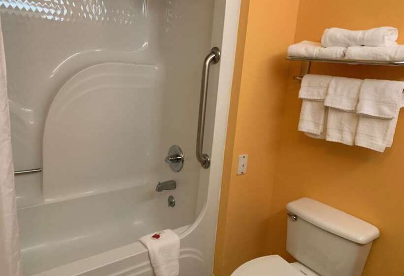 סוויטה, Days Inn & Suites By Wyndham Albany