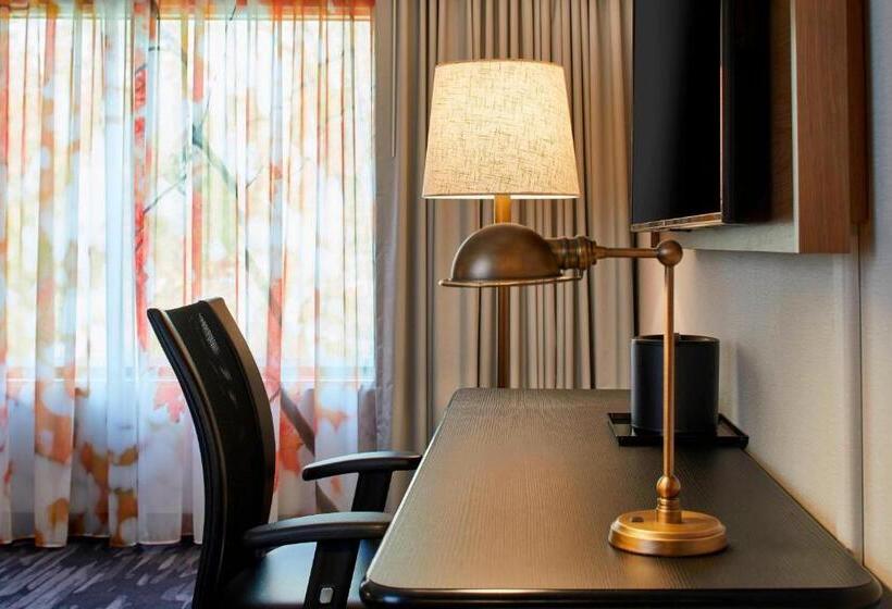 Номер Deluxe Адаптированный для Инвалидов, Fairfield Inn & Suites By Marriott Albany Airport