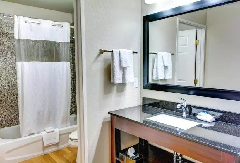 Deluxe Suite King Bed, La Quinta By Wyndham Spokane Valley