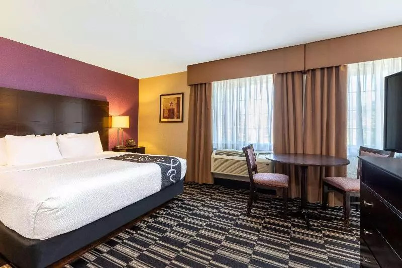 Deluxe Suite King Bed, La Quinta By Wyndham Spokane Valley