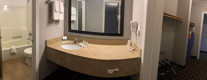 غرفه قياسيه سريرين مزدوجين, Quality Inn Mauston I 90