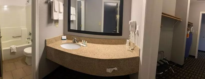 ２ダブルベッドのスタンダードルーム, Quality Inn Mauston I 90