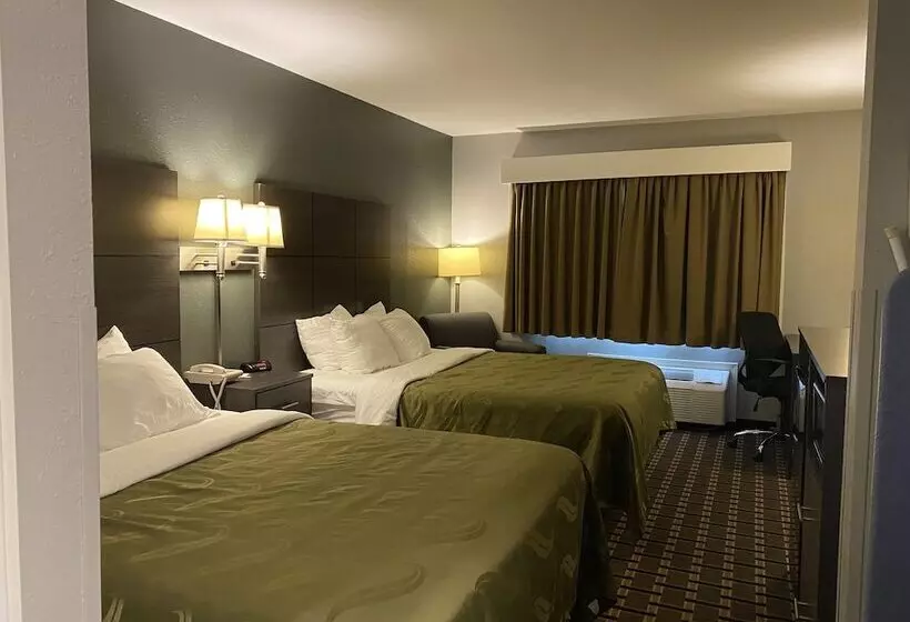 ２ダブルベッドのスタンダードルーム, Quality Inn Mauston I 90