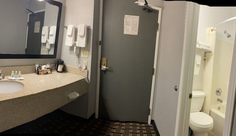 غرفه قياسيه سريرين مزدوجين, Quality Inn Mauston I 90