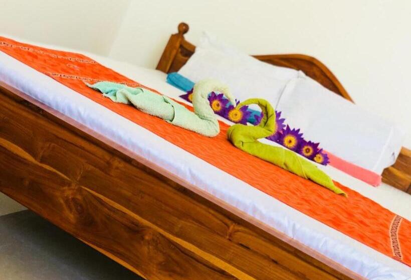 اتاق لوکس خانوادگی, Samanala Resort