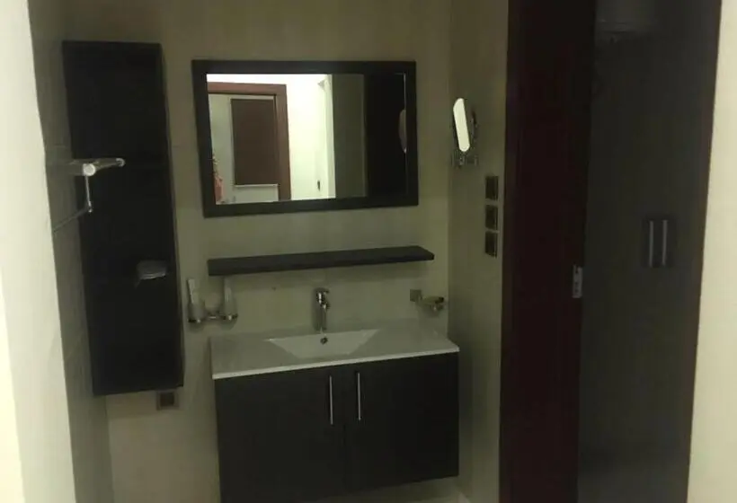 اتاق لوکس, Nourth House Apart