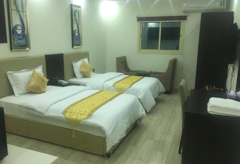 חדר אקונומי, Nourth House Apart