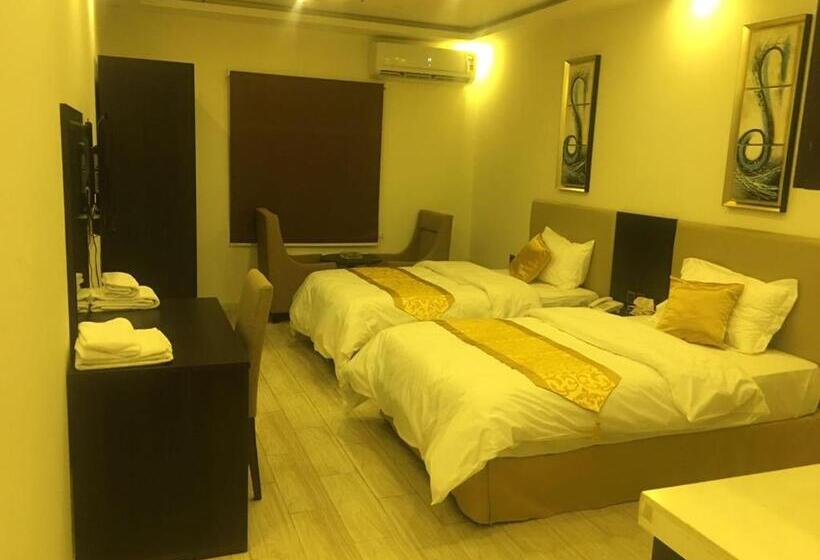 חדר אקונומי, Nourth House Apart