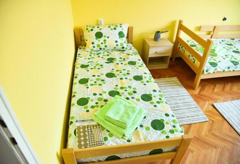 اتاق استاندارد سه نفره, Prenoćište Pilot