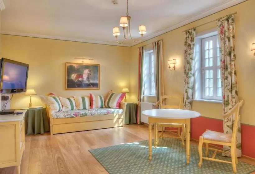 Sviitti, Urlaubsresidenz Marstall Und Kanzlei Im Schlossensemble