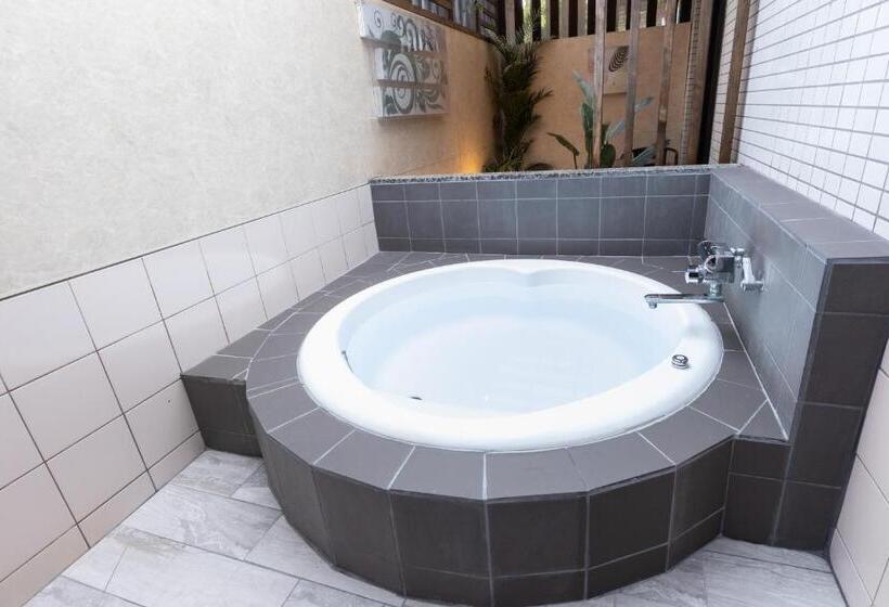 キングサイズベッドのスタンダードルーム, ホテル ロコガーデン 三重菰野