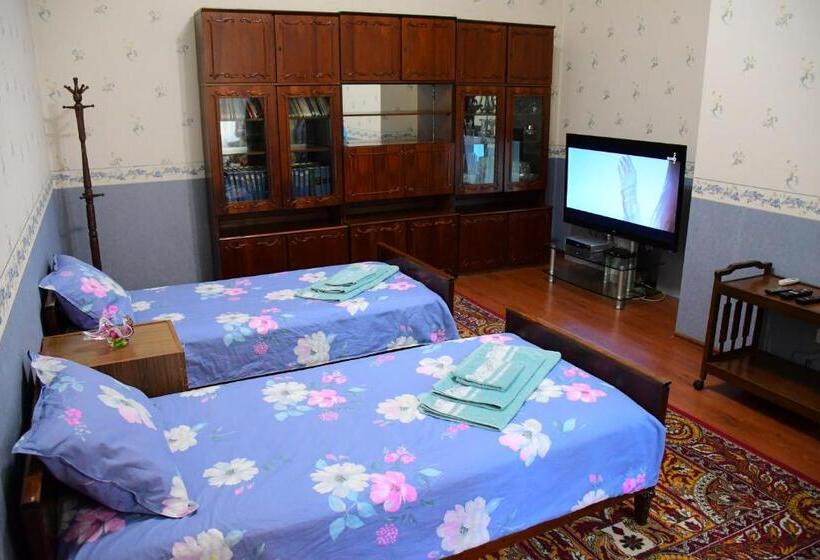 اتاق لوکس, Nurziyo Guest House