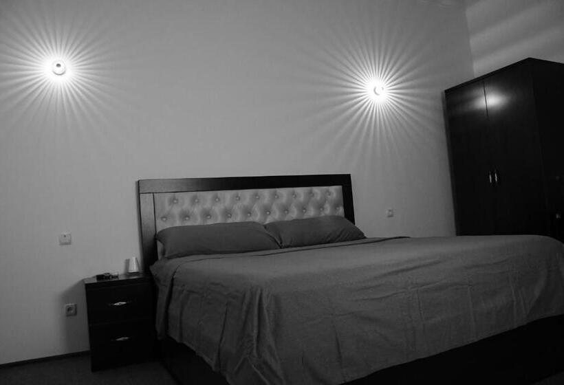 اتاق استاندارد با تخت بزرگ, Nurziyo Guest House
