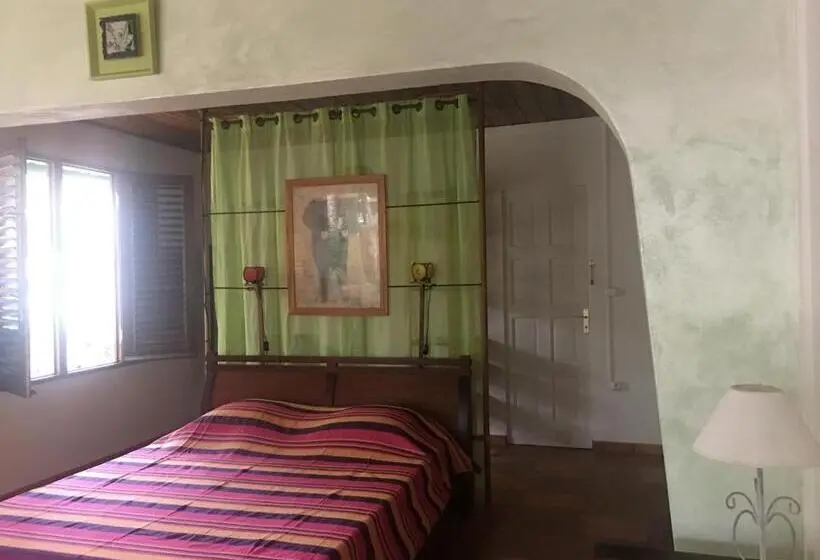 اتاق استاندارد سه نفره, Les Gîtes De La Lézarde
