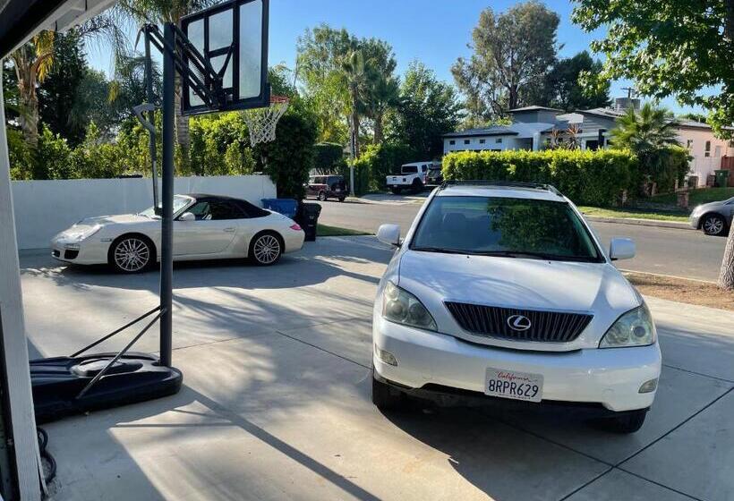 ガーデンビュースイート, The Village