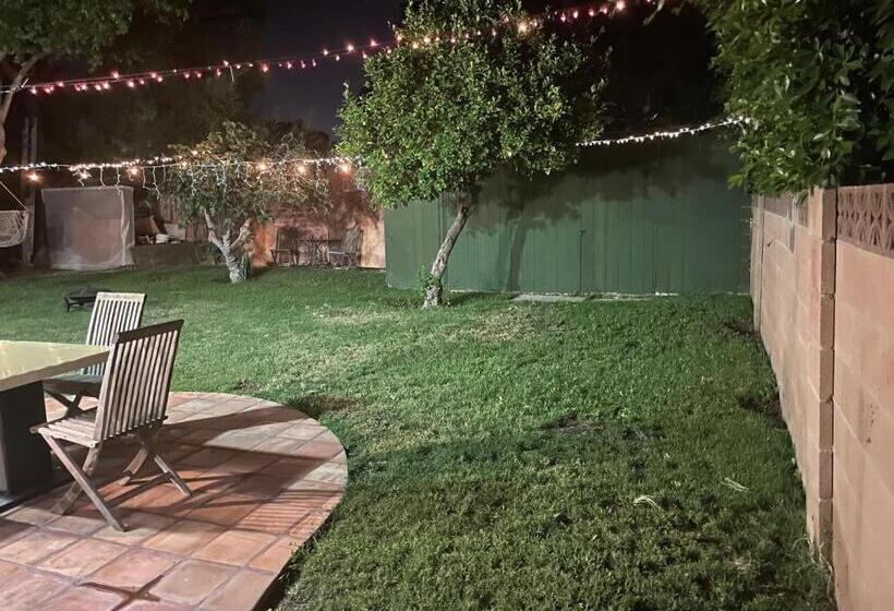 ガーデンビュースイート, The Village