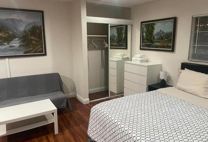 ガーデンビュースイート, The Village