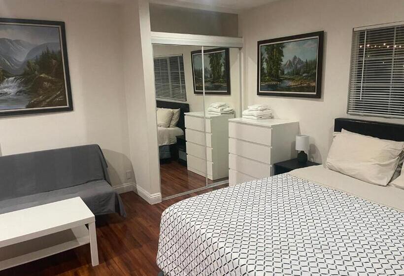 ガーデンビュースイート, The Village