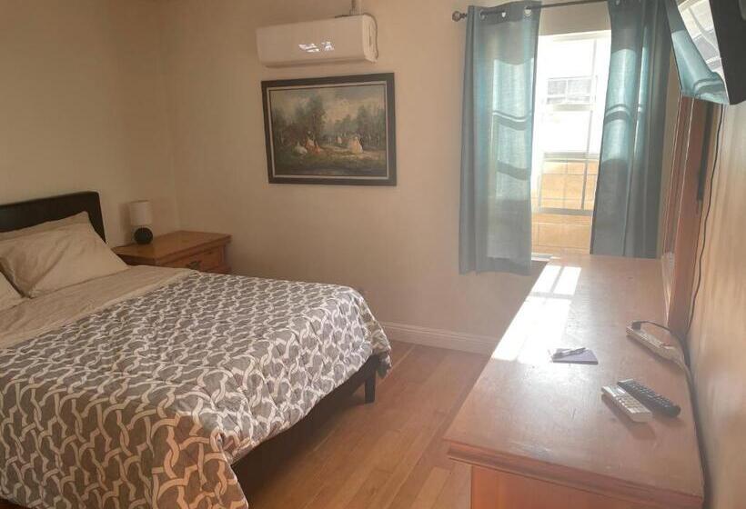 ２ベッドルームハウス, The Village