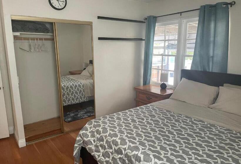 ２ベッドルームハウス, The Village