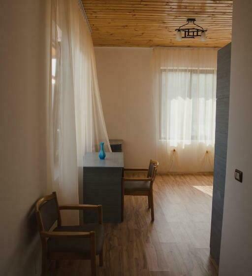 غرفة قياسية ثلاثية, Casa Rustica