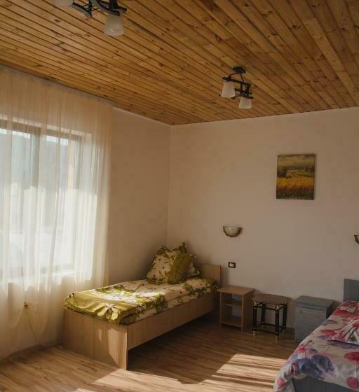 غرفة قياسية ثلاثية, Casa Rustica