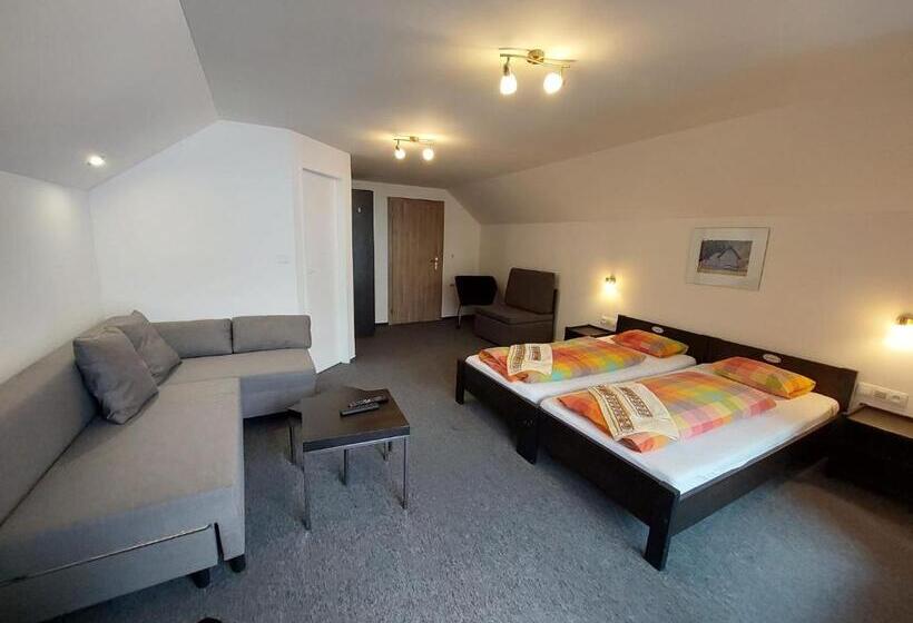 غرفة قياسية, Chata Pod čertovicou