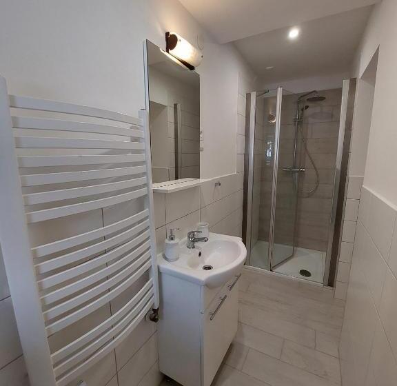 غرفة قياسية, Chata Pod čertovicou