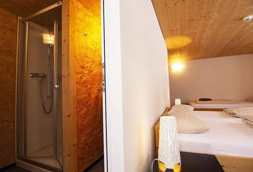 ファミリールーム, Sust Lodge Am Gotthard