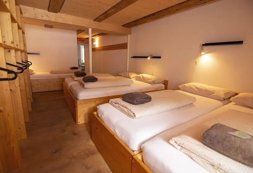 ファミリールーム, Sust Lodge Am Gotthard