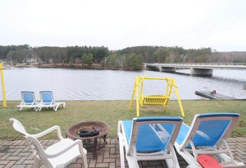 Standard Værelse Søudsigt, Algonquin Lakeside Inn