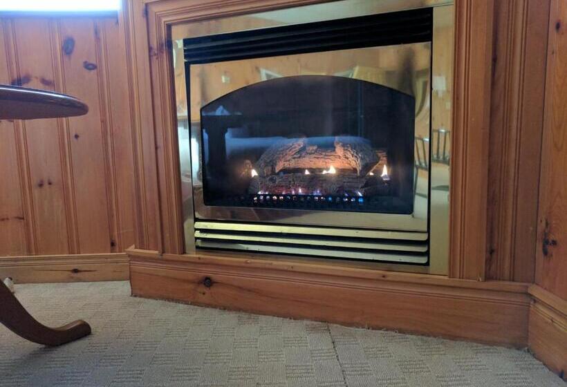 Deluxe 4 Pers. Værelse, Algonquin Lakeside Inn