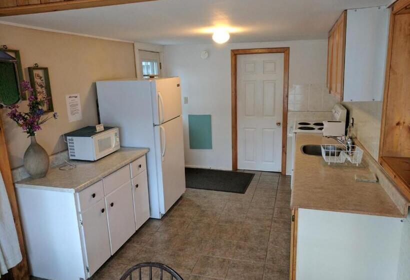 Hytte, Algonquin Lakeside Inn