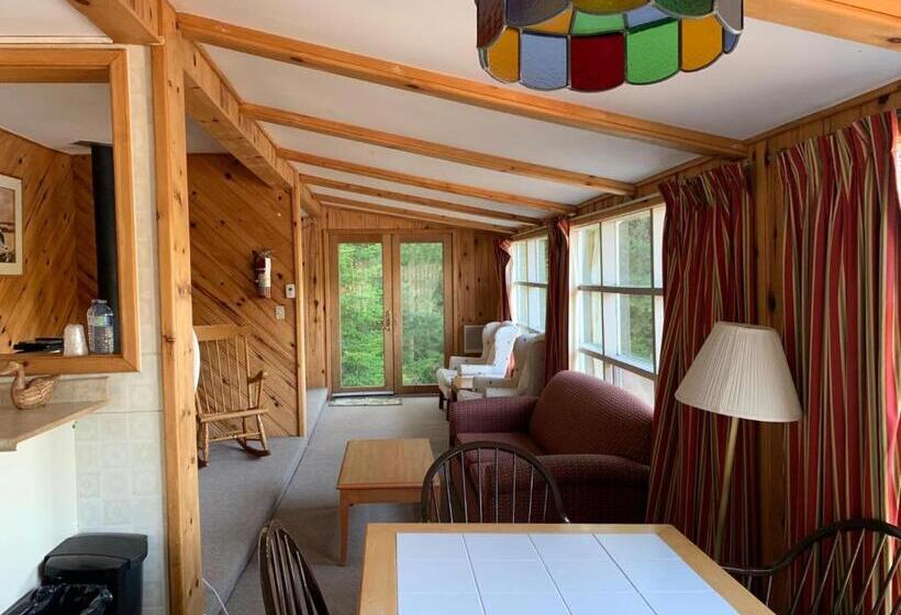Hytte, Algonquin Lakeside Inn