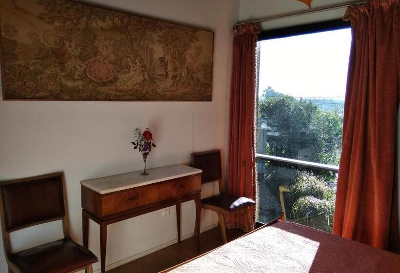 سوییت با چشمانداز باغ, Posada Irsis