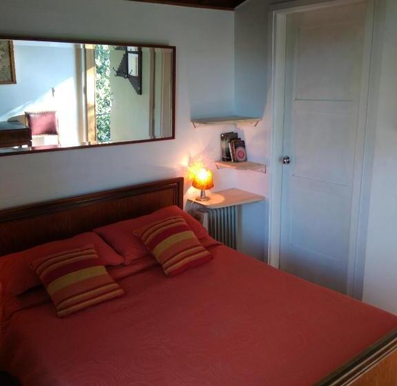 سوییت با چشمانداز باغ, Posada Irsis