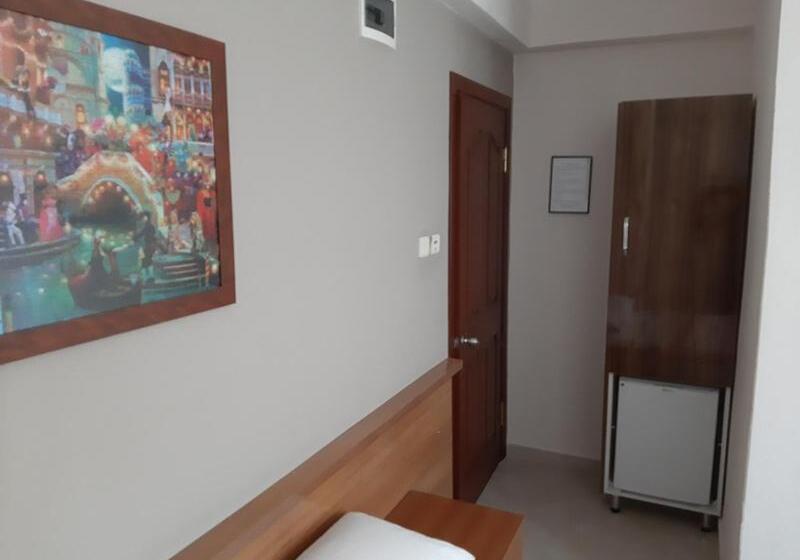 غرفة قياسية فردية مزودة بشُرفة, Everest Apart