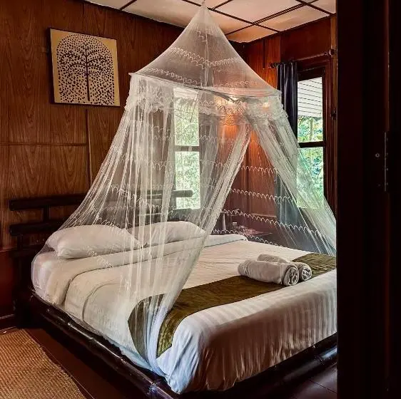 スタンダードバンガロー, Khao Sok Paradise Resort